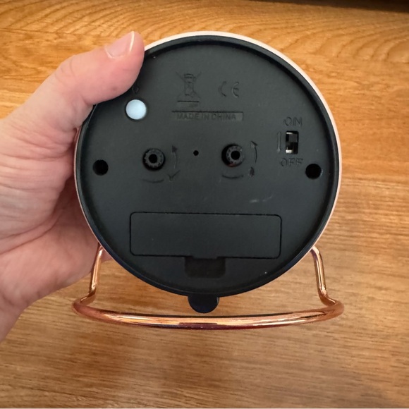 🔴 Pink Clock - Picture 2 of 2